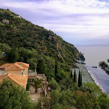 Kissakas Villas Leonídion Buitenkant foto
