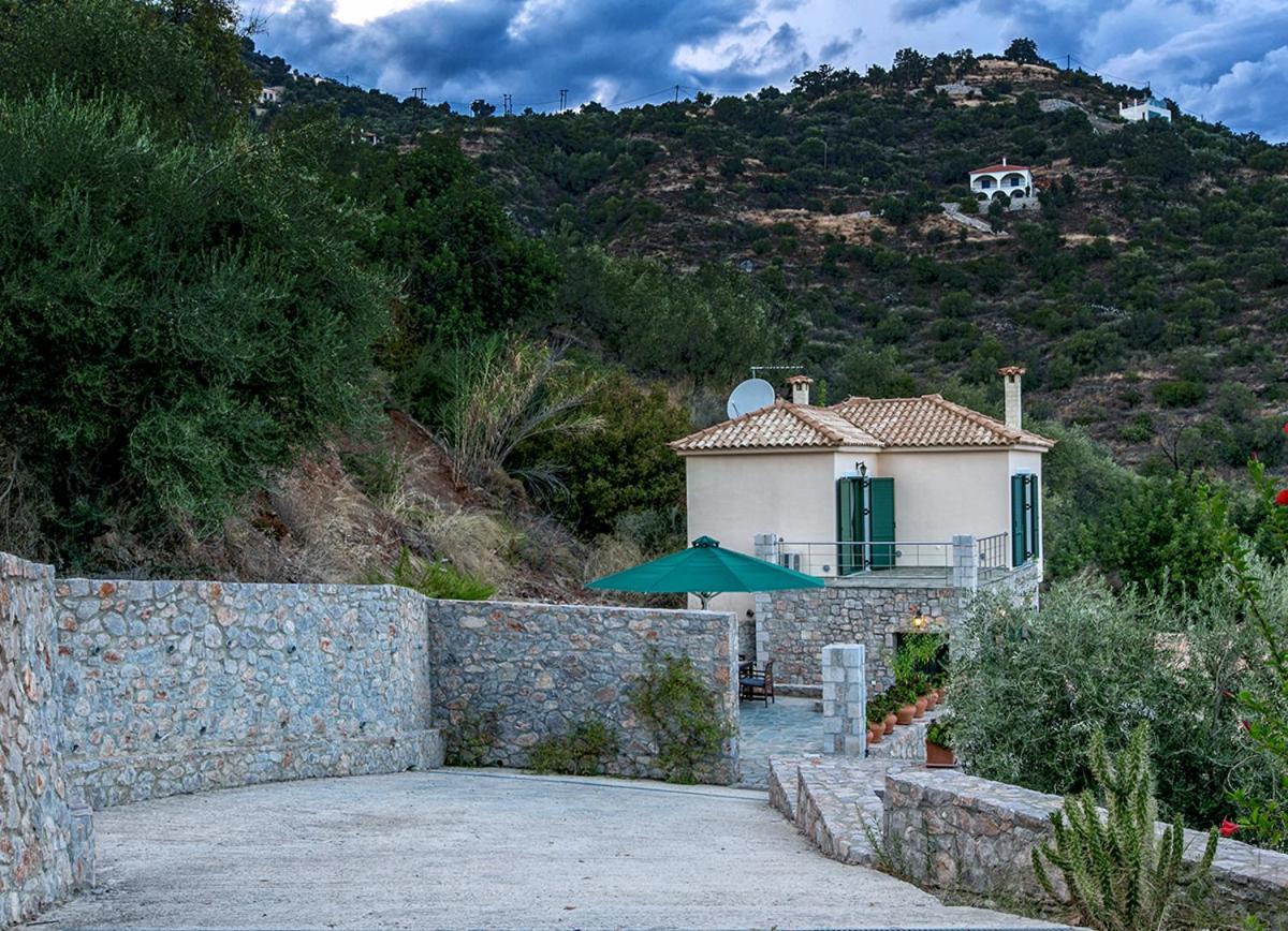 Kissakas Villas Leonídion Buitenkant foto