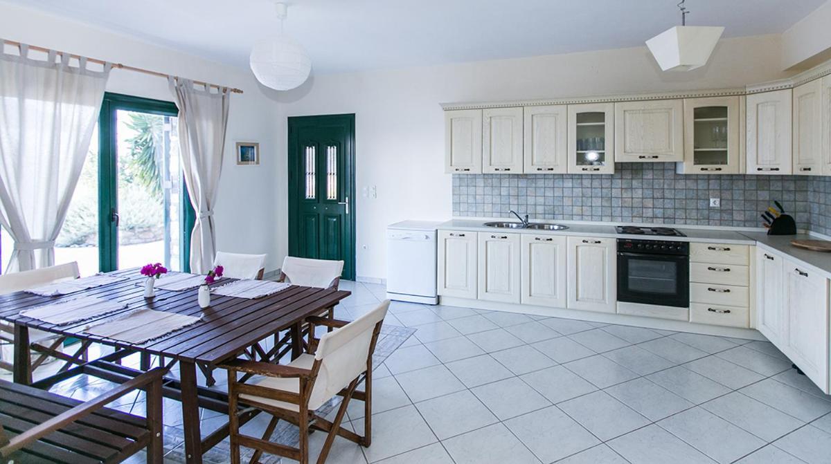 Kissakas Villas Leonídion Buitenkant foto