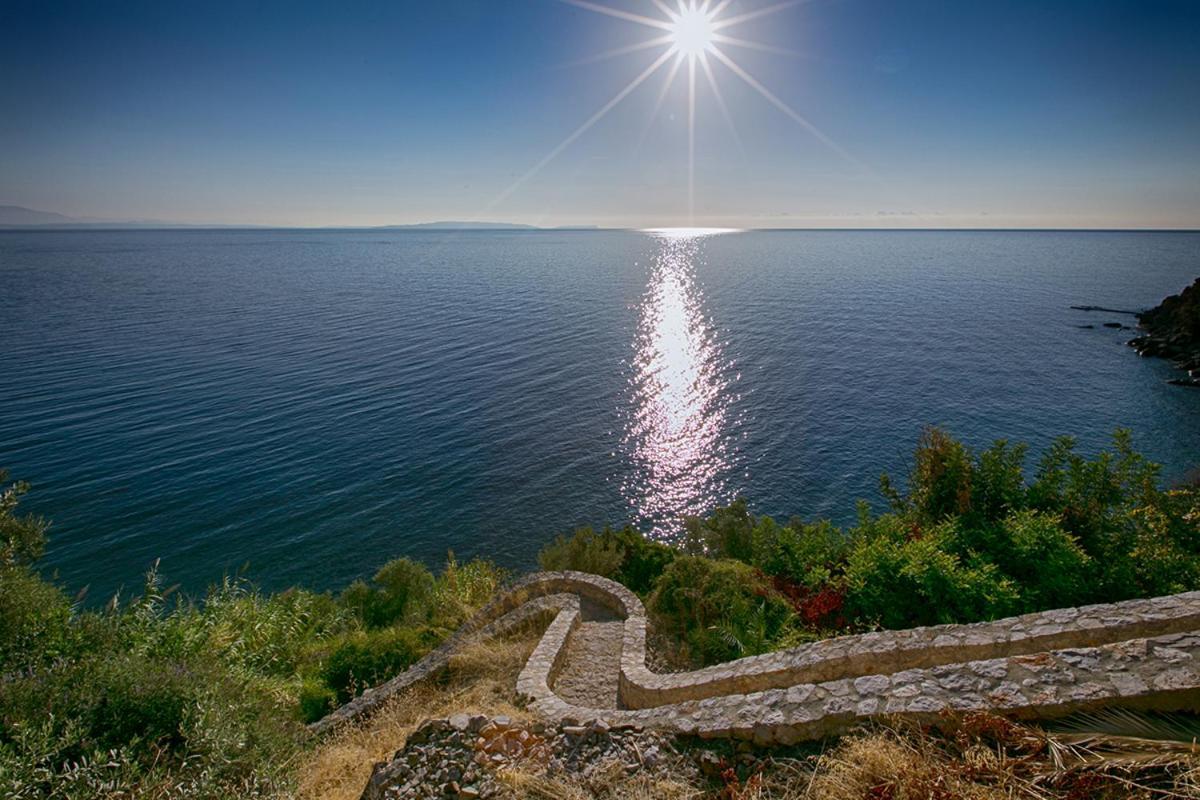 Kissakas Villas Leonídion Buitenkant foto