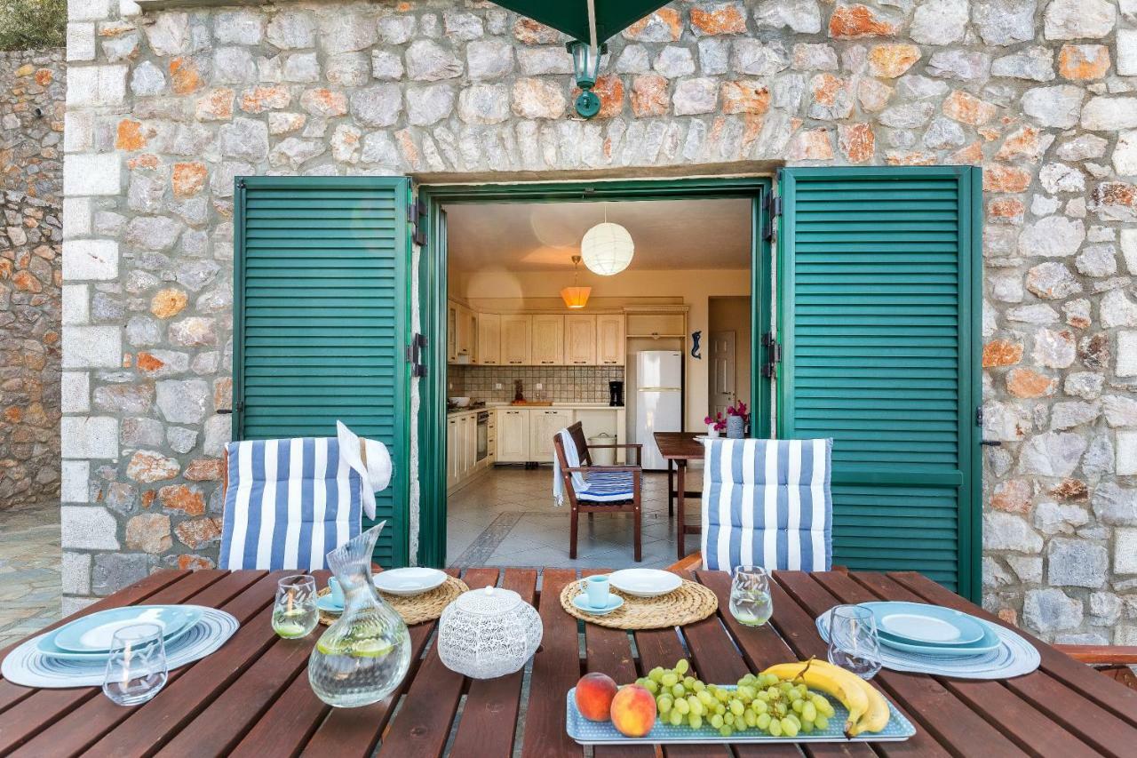 Kissakas Villas Leonídion Buitenkant foto