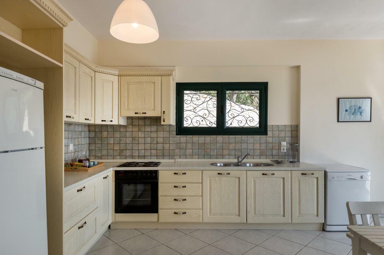 Kissakas Villas Leonídion Buitenkant foto